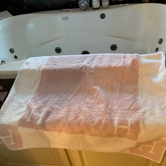 Hermes towel bundle (4 items) - Picture 6 of 6